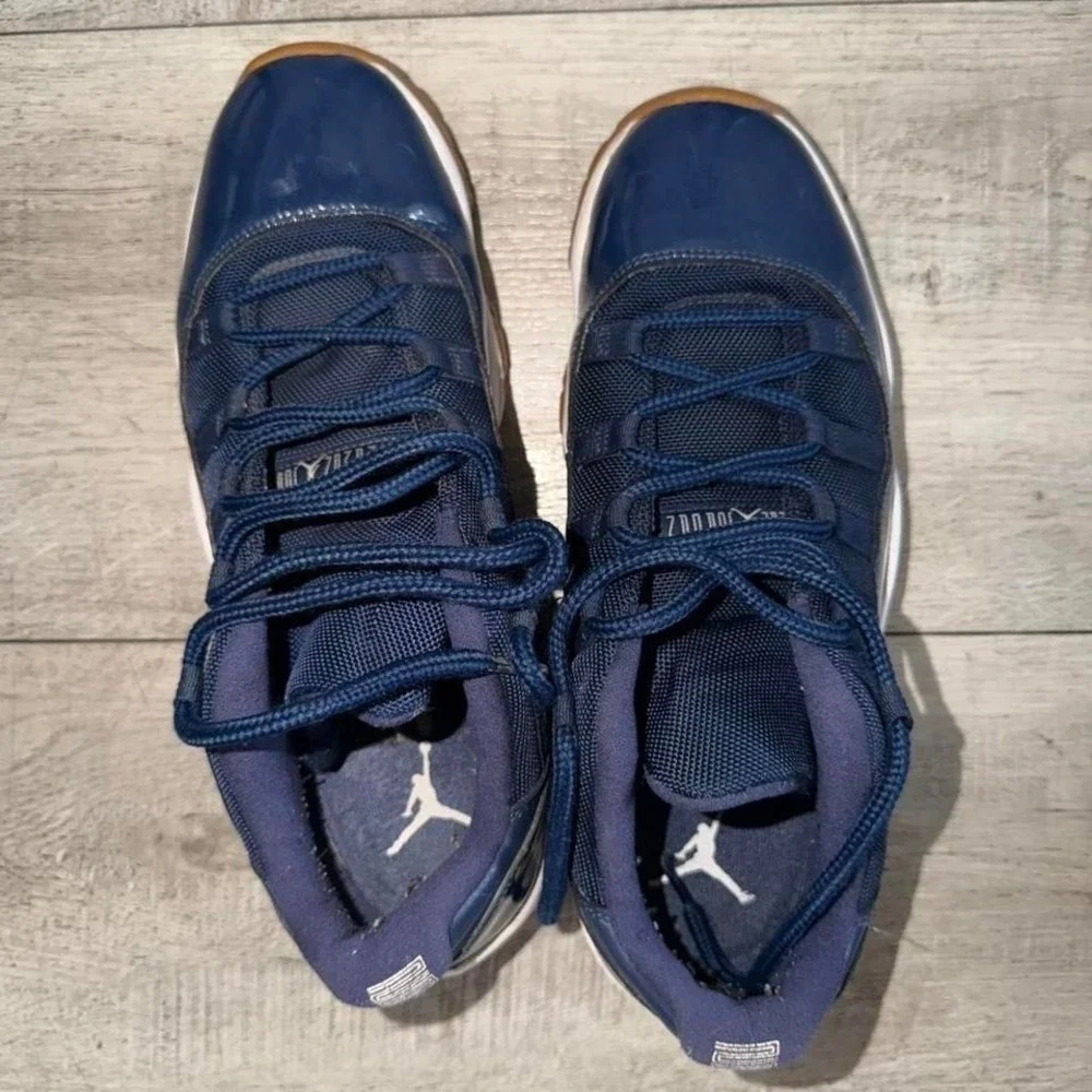 Jordan‎ 11 Retro Low navy trainers. Men Size US 11.5